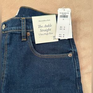 Abercrombie & Fitch Ankle Straight Ultra High Waist, size 32/14